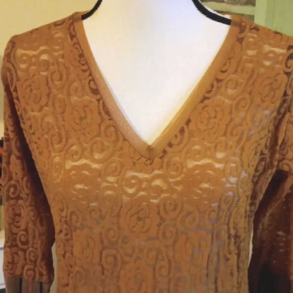 Serrahna Patchwork Top - Picture 2 of 11